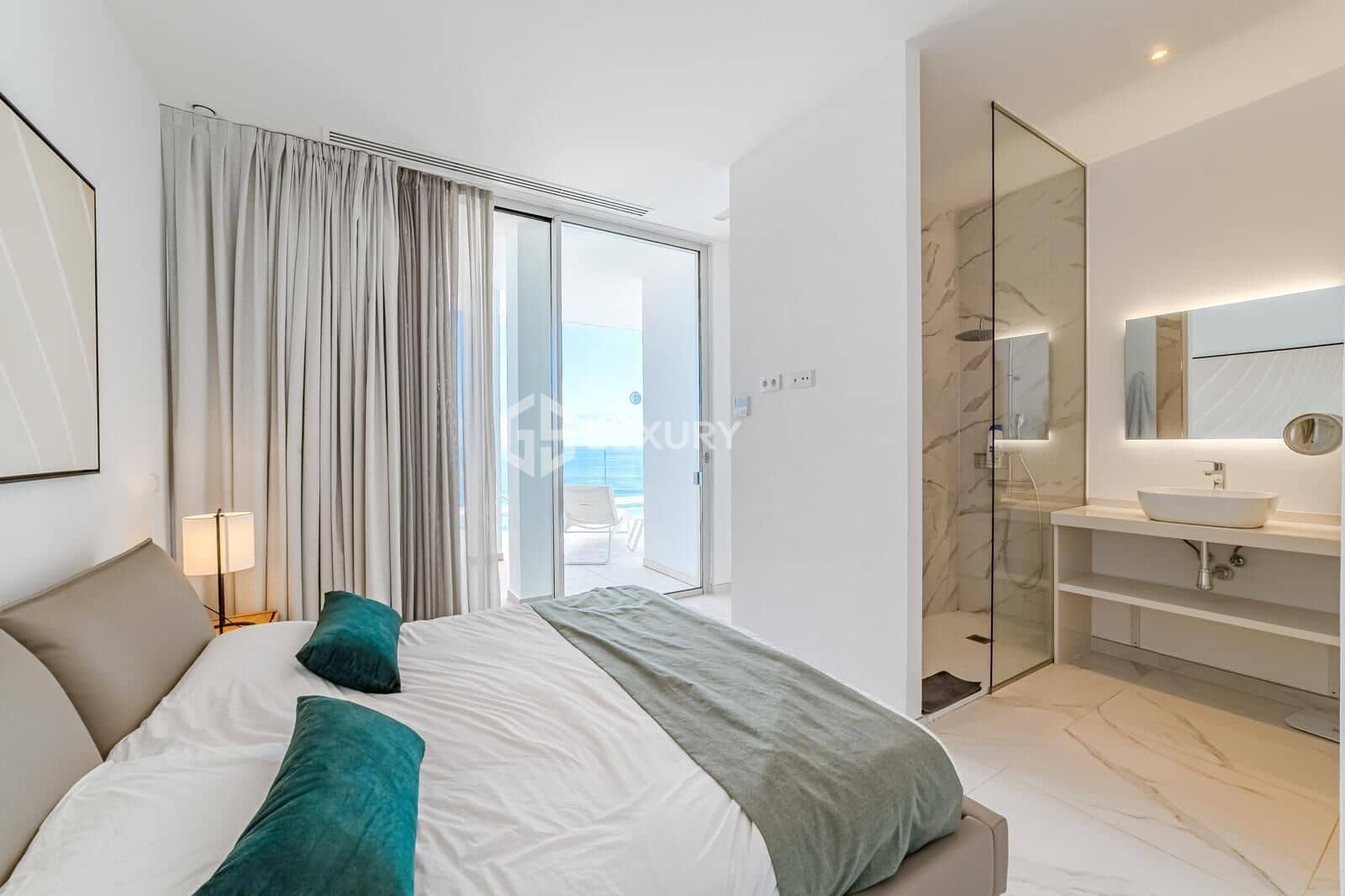 3 soveværelse Penthouse til salg i Los Gigantes med swimmingpool garage - € 2.495.000 (Ref: 9143903)