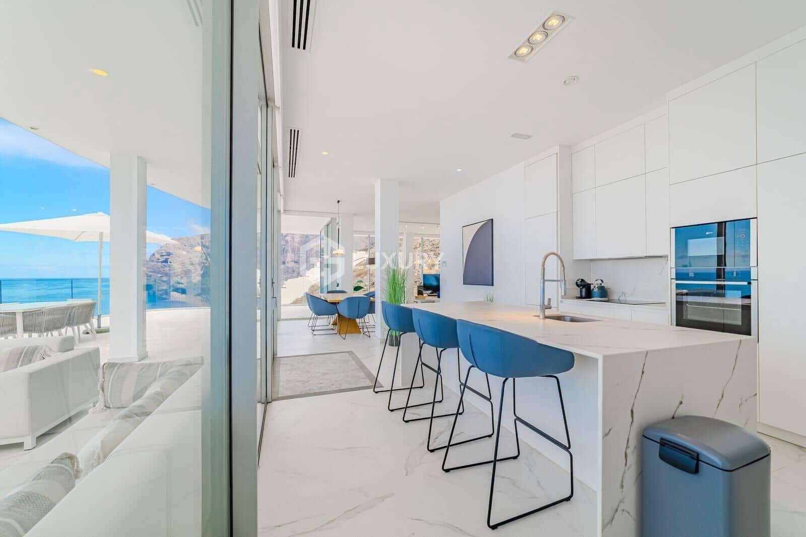 3 soveværelse Penthouse til salg i Los Gigantes med swimmingpool garage - € 2.495.000 (Ref: 9143903)