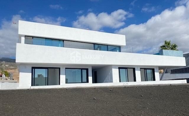 3 soveværelse Villa til salg i Guia de Isora med swimmingpool garage - € 3.290.000 (Ref: 9156131)