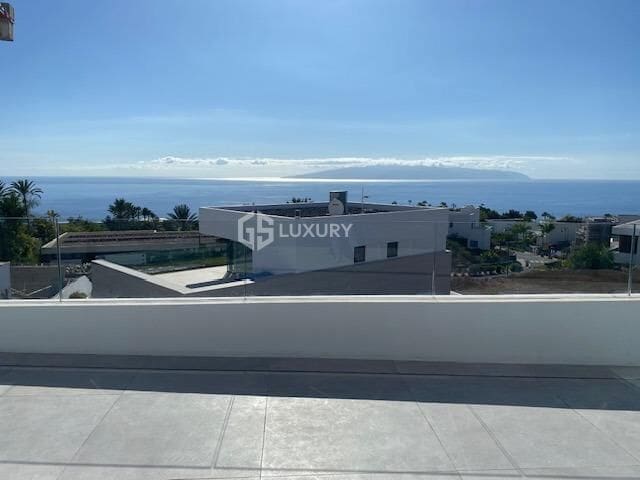 3 soveværelse Villa til salg i Guia de Isora med swimmingpool garage - € 3.290.000 (Ref: 9156131)