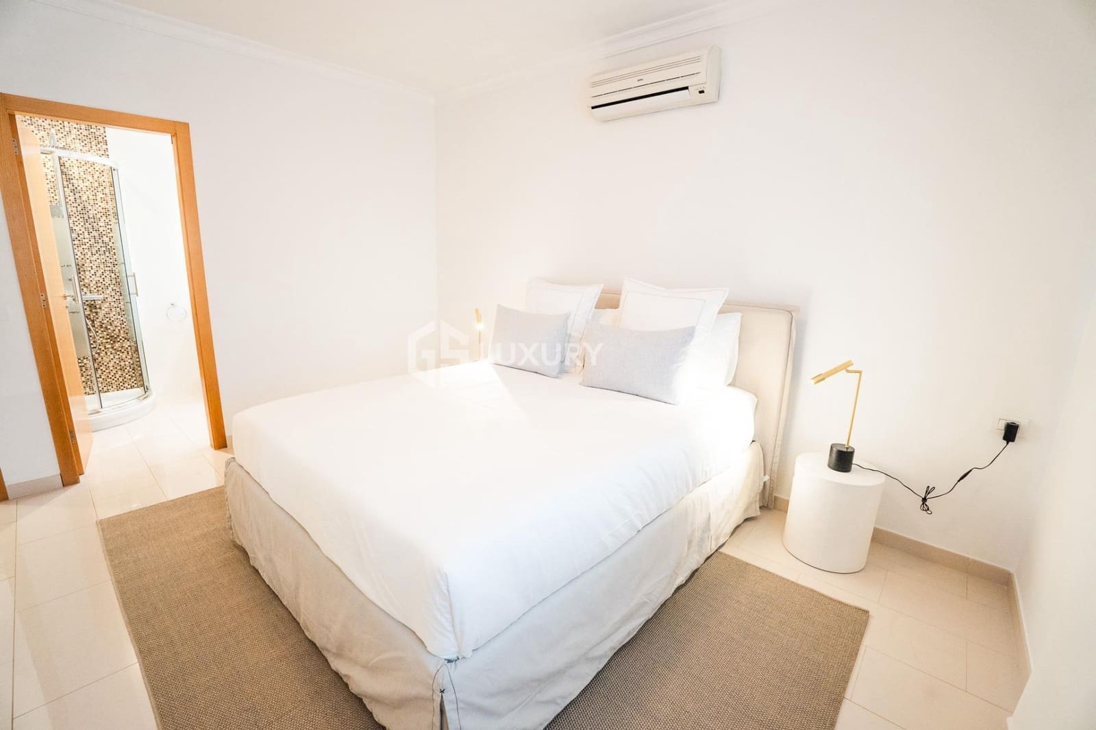 5 soverom Villa til salgs i La Caleta Adeje med svømmebasseng garasje - € 3 300 000 (Ref: 9163985)