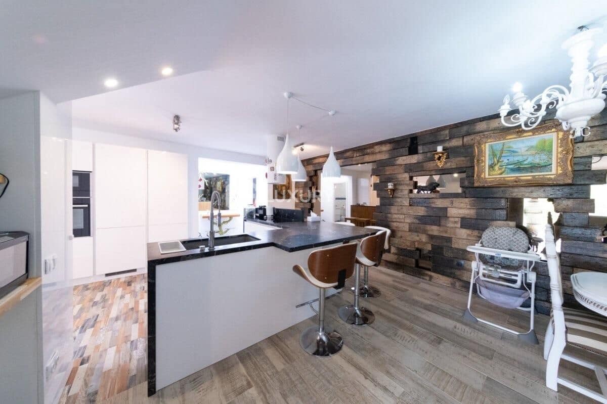 10 soveværelse Villa til salg i Costa Adeje med swimmingpool garage - € 2.500.000 (Ref: 9163986)