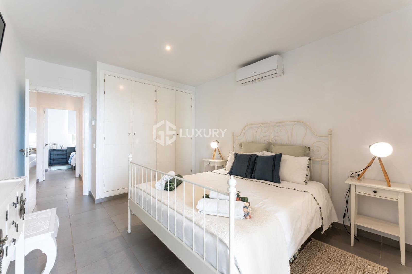 3 sypialnia Willa na sprzedaż w La Caleta Adeje z basenem garażem - 1 690 000 € (Ref: 9163987)