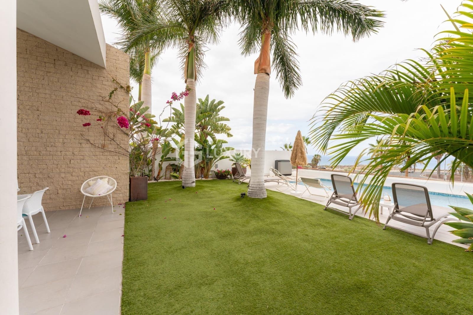 3 sypialnia Willa na sprzedaż w La Caleta Adeje z basenem garażem - 1 690 000 € (Ref: 9163987)