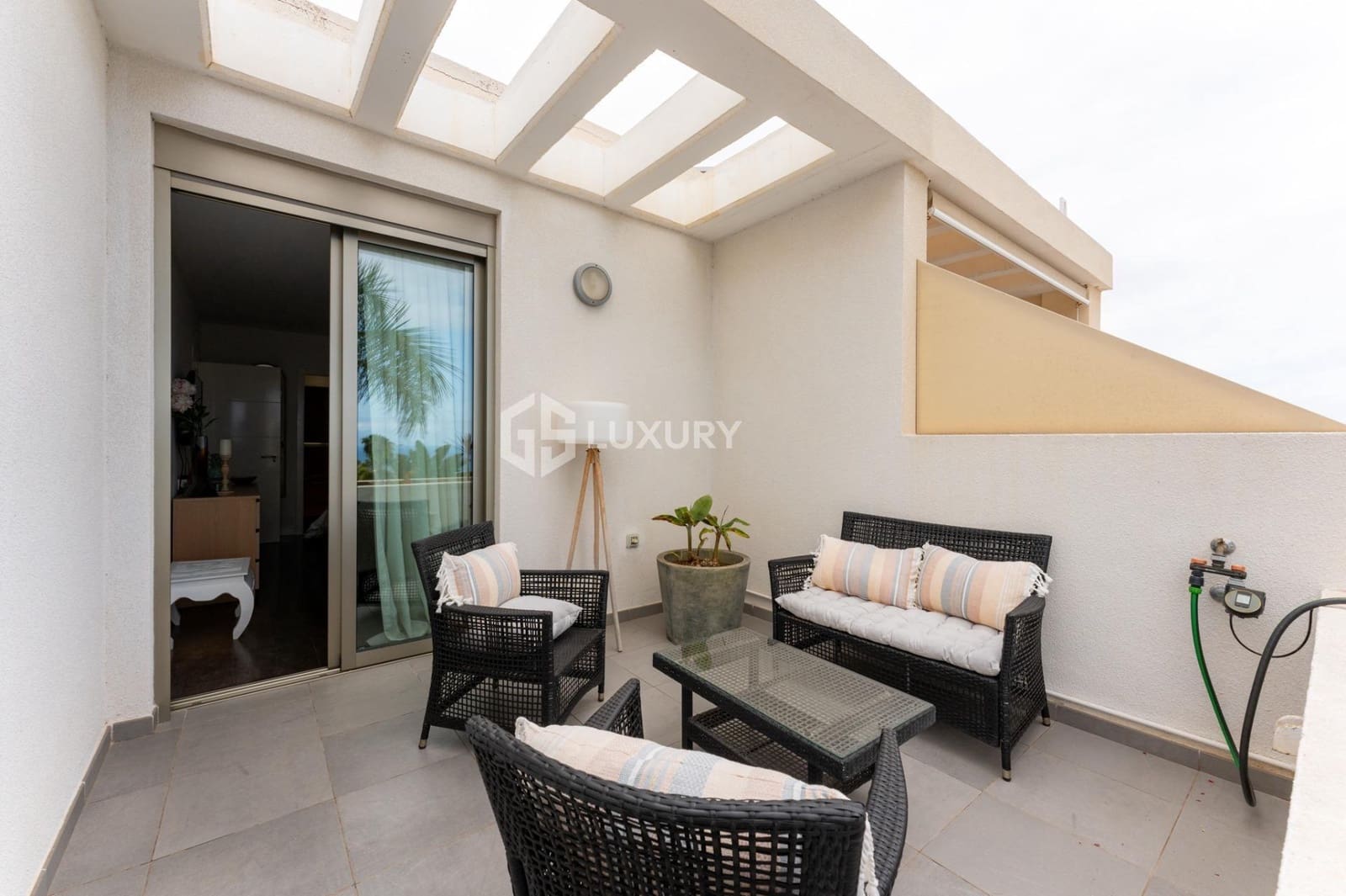 3 sypialnia Willa na sprzedaż w La Caleta Adeje z basenem garażem - 1 690 000 € (Ref: 9163987)