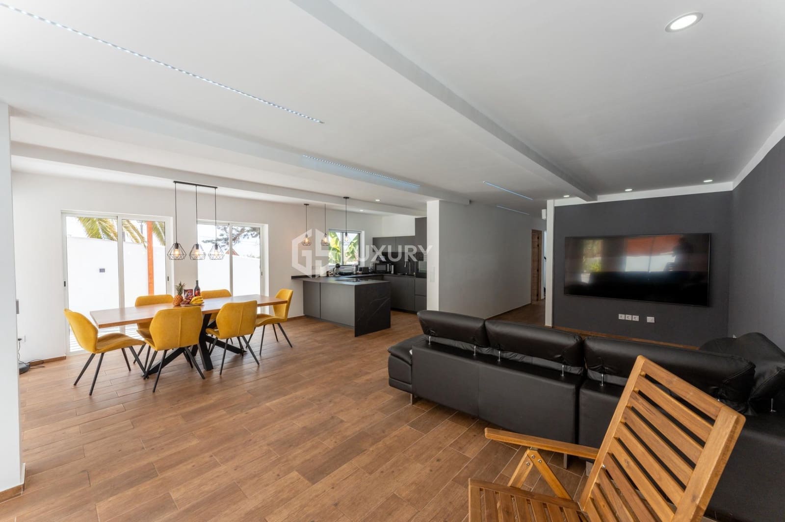 5 soveværelse Villa til salg i Valle de San Lorenzo med swimmingpool garage - € 995.000 (Ref: 9163989)