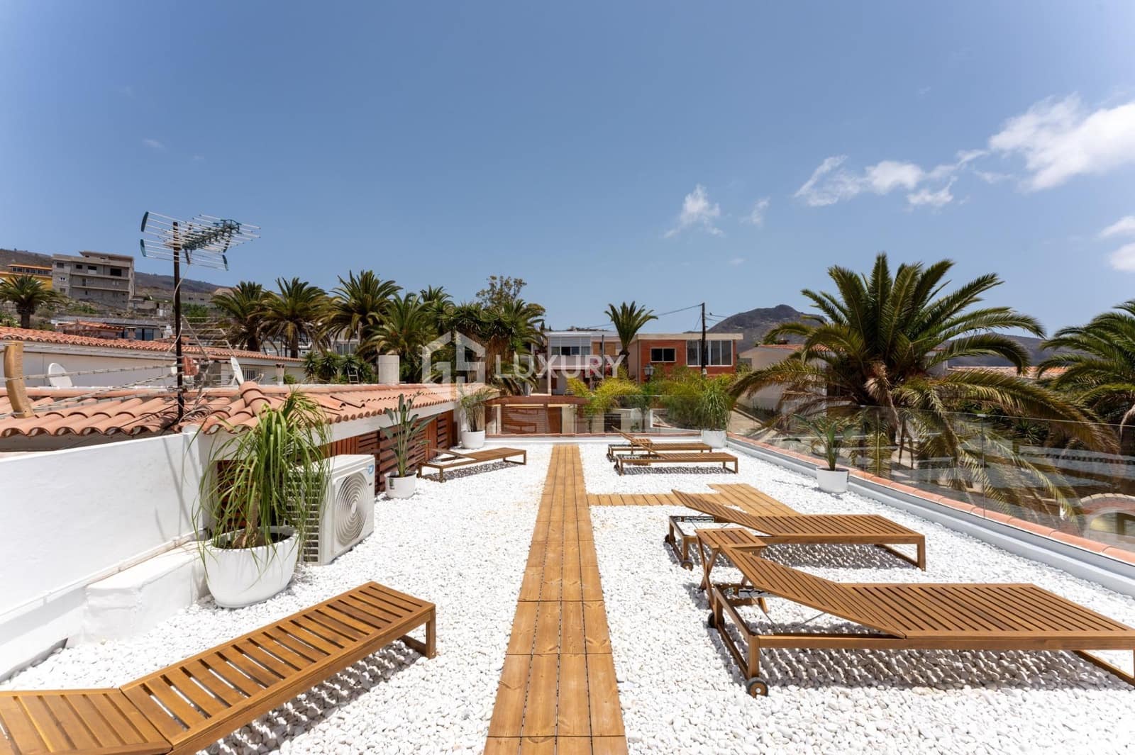 5 soveværelse Villa til salg i Valle de San Lorenzo med swimmingpool garage - € 995.000 (Ref: 9163989)