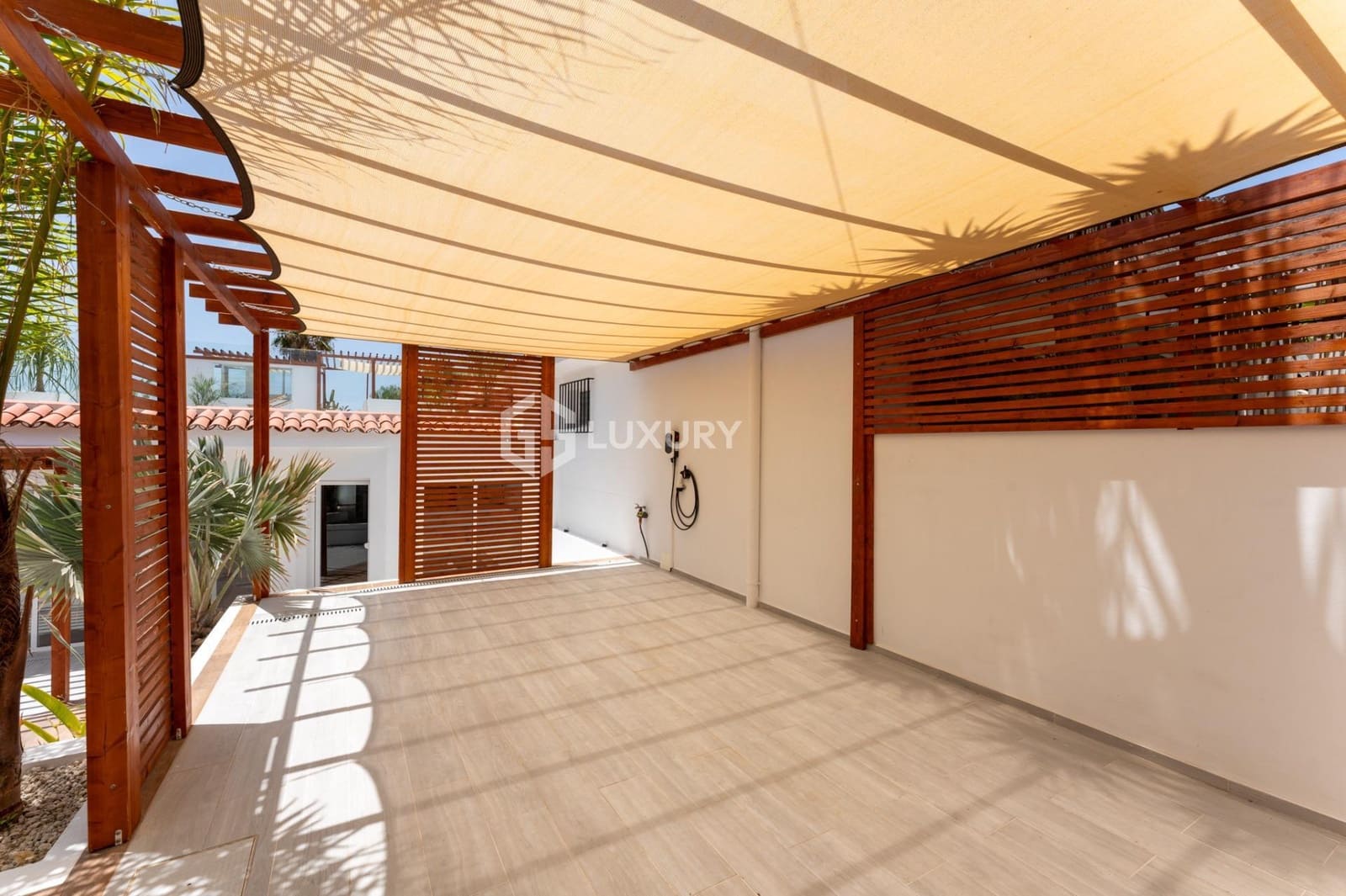 5 soveværelse Villa til salg i Valle de San Lorenzo med swimmingpool garage - € 995.000 (Ref: 9163989)