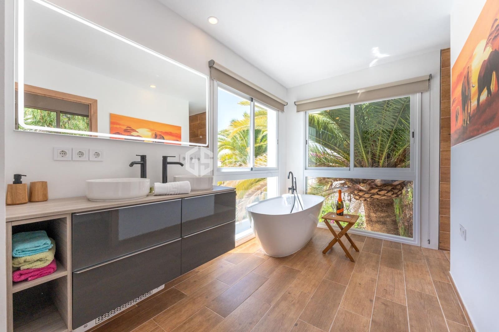 5 bedroom Villa for sale in Valle de San Lorenzo with pool garage - € 995,000 (Ref: 9163989)