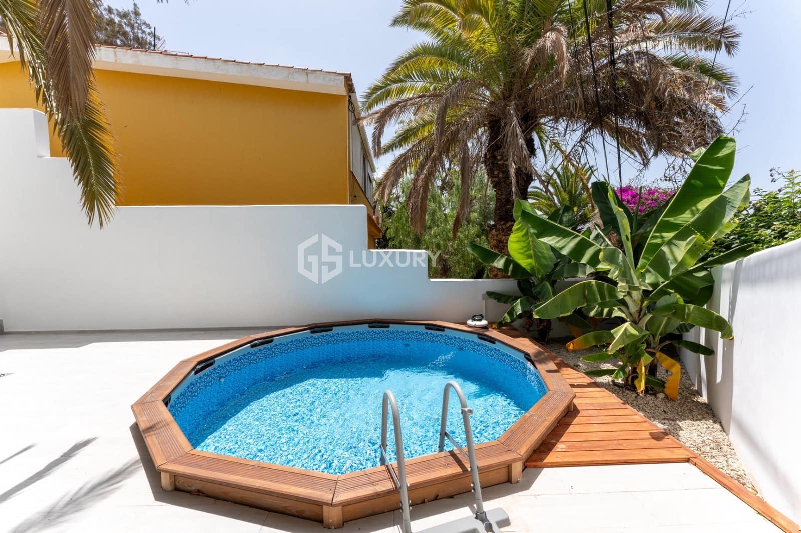 5 bedroom Villa for sale in Valle de San Lorenzo with pool garage - € 995,000 (Ref: 9163989)