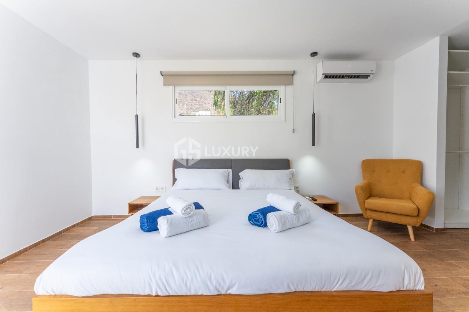 5 bedroom Villa for sale in Valle de San Lorenzo with pool garage - € 995,000 (Ref: 9163989)