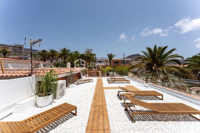 5 slaapkamer Villa te koop in Valle de San Lorenzo, Arona met zwembad garage - € 995.000 (Ref: 9163989)