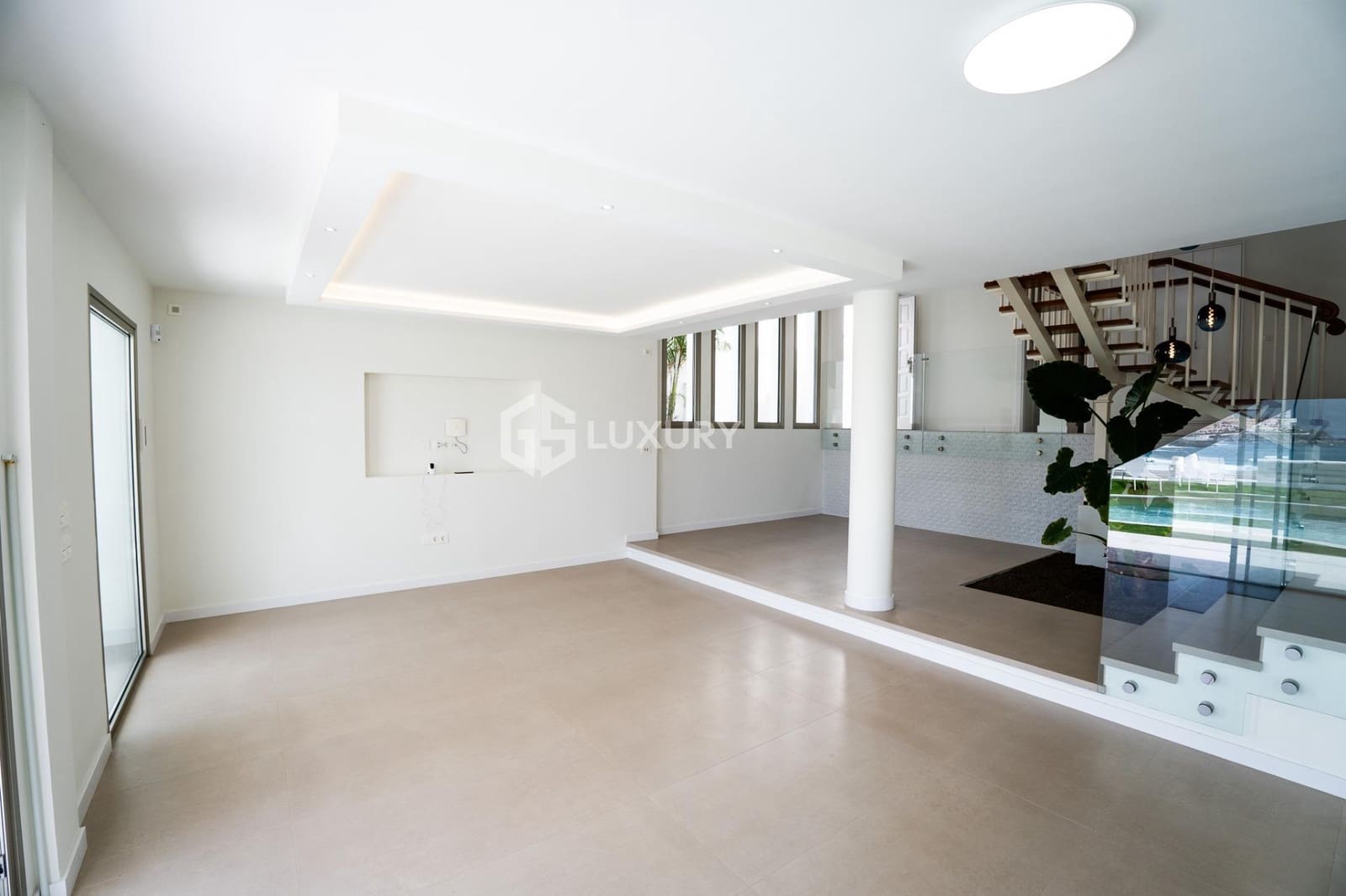 6 soveværelse Villa til salg i Puerto Santiago med swimmingpool garage - € 5.000.000 (Ref: 9171743)