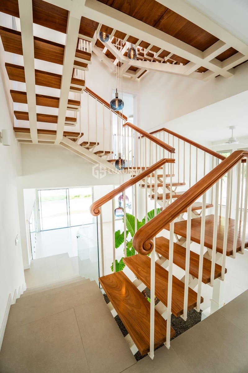 6 soveværelse Villa til salg i Puerto Santiago med swimmingpool garage - € 5.000.000 (Ref: 9171743)