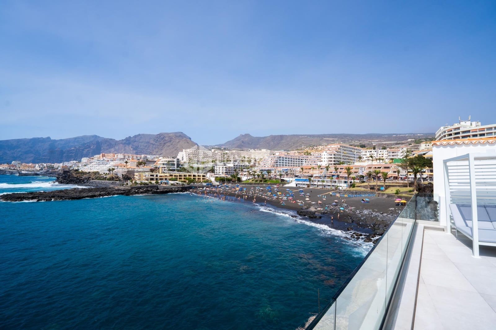 6 soveværelse Villa til salg i Puerto Santiago med swimmingpool garage - € 5.000.000 (Ref: 9171743)