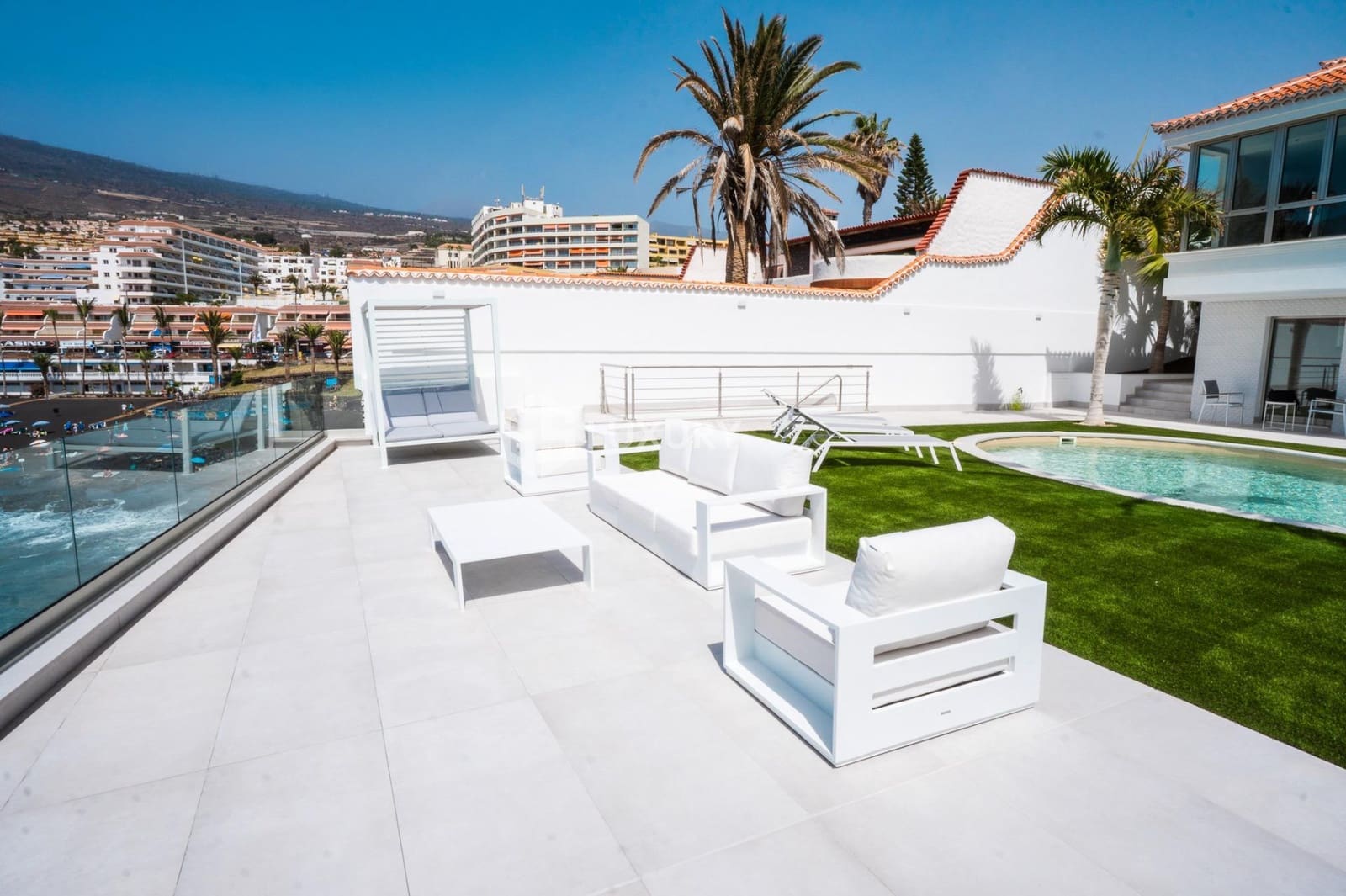 6 soveværelse Villa til salg i Puerto Santiago med swimmingpool garage - € 5.000.000 (Ref: 9171743)