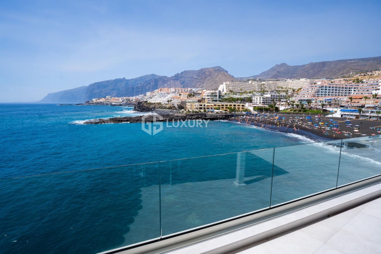 6 soveværelse Villa til salg i Puerto Santiago med swimmingpool garage - € 5.000.000 (Ref: 9171743)