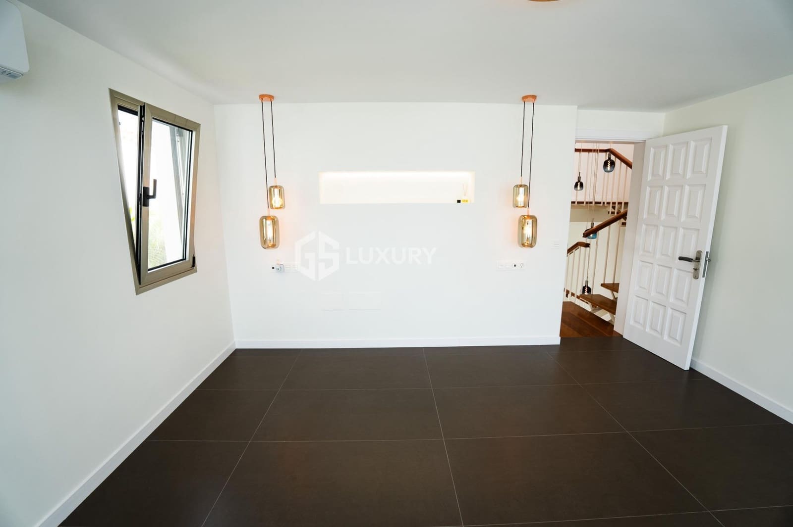 6 soveværelse Villa til salg i Puerto Santiago med swimmingpool garage - € 5.000.000 (Ref: 9171743)