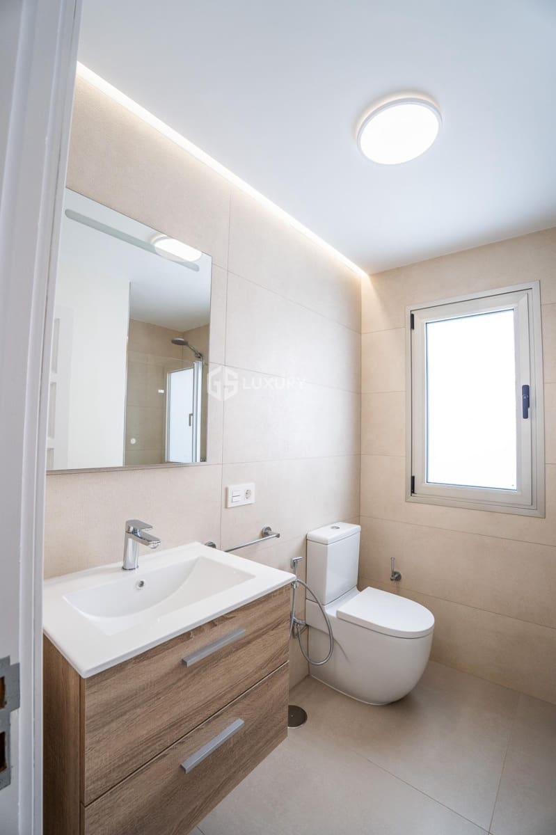 6 soveværelse Villa til salg i Puerto Santiago med swimmingpool garage - € 5.000.000 (Ref: 9171743)