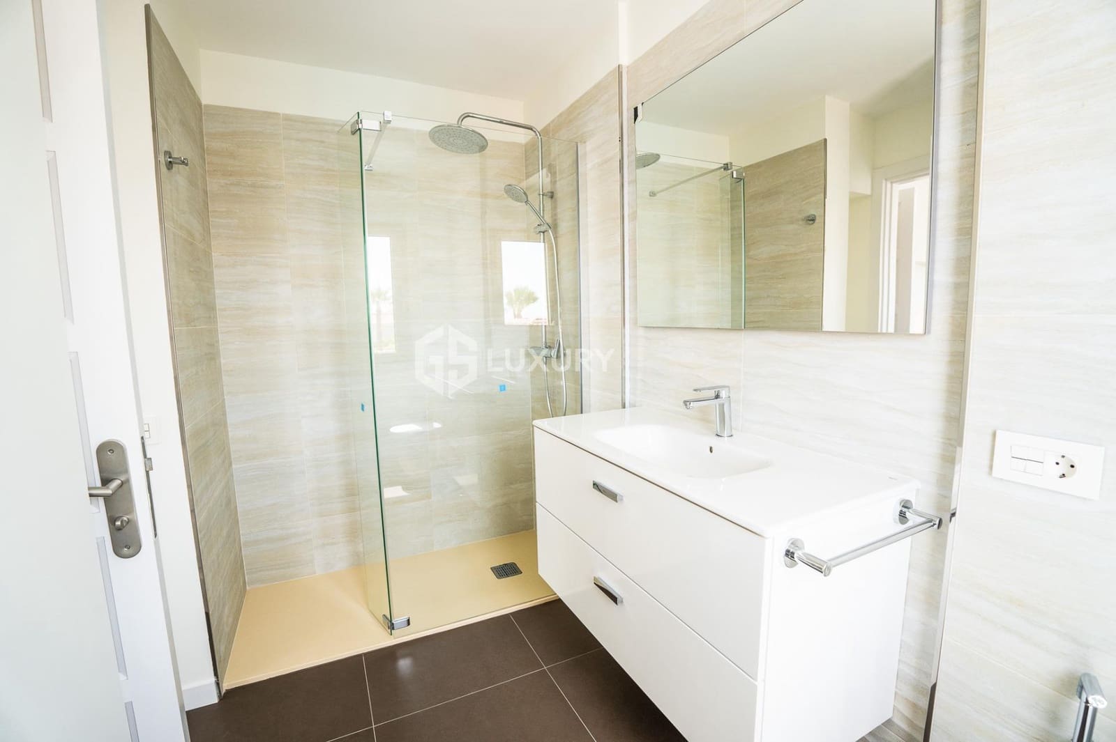 6 soveværelse Villa til salg i Puerto Santiago med swimmingpool garage - € 5.000.000 (Ref: 9171743)