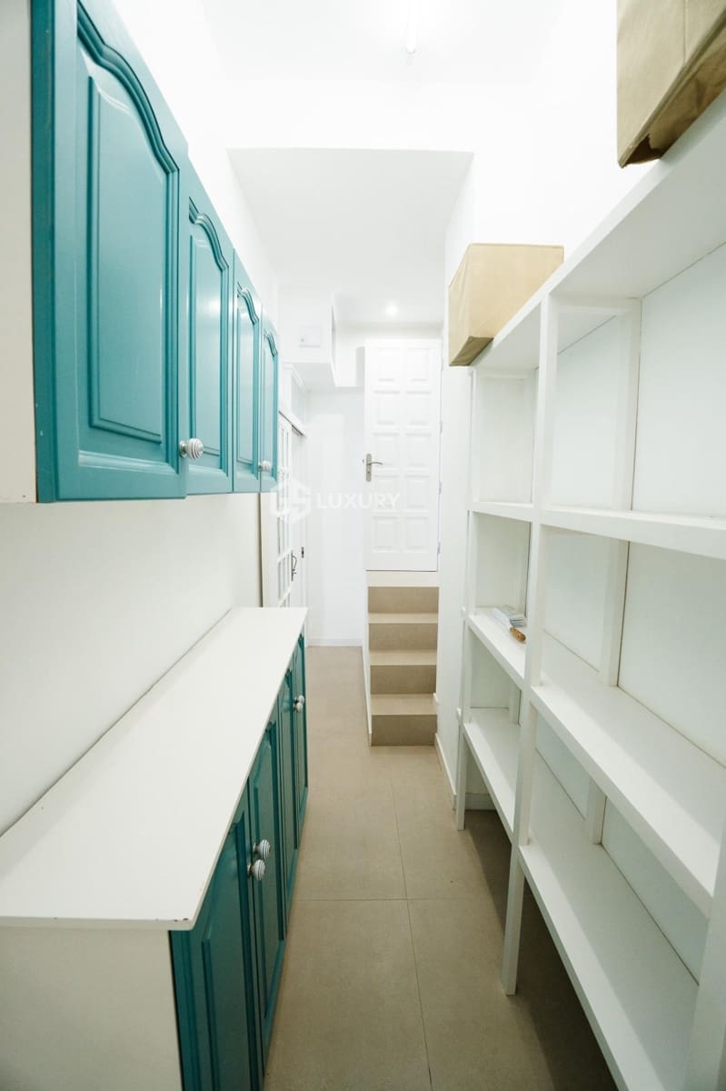 6 soveværelse Villa til salg i Puerto Santiago med swimmingpool garage - € 5.000.000 (Ref: 9171743)