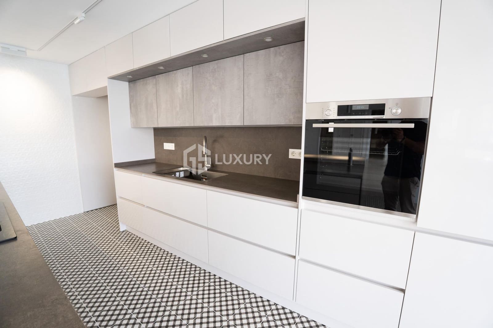 6 soveværelse Villa til salg i Puerto Santiago med swimmingpool garage - € 5.000.000 (Ref: 9171743)