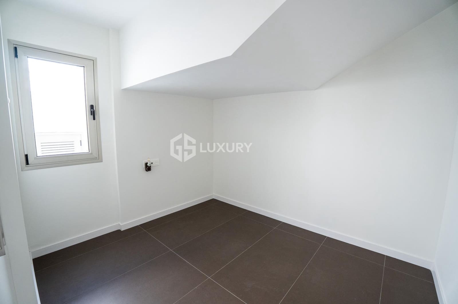 6 soveværelse Villa til salg i Puerto Santiago med swimmingpool garage - € 5.000.000 (Ref: 9171743)