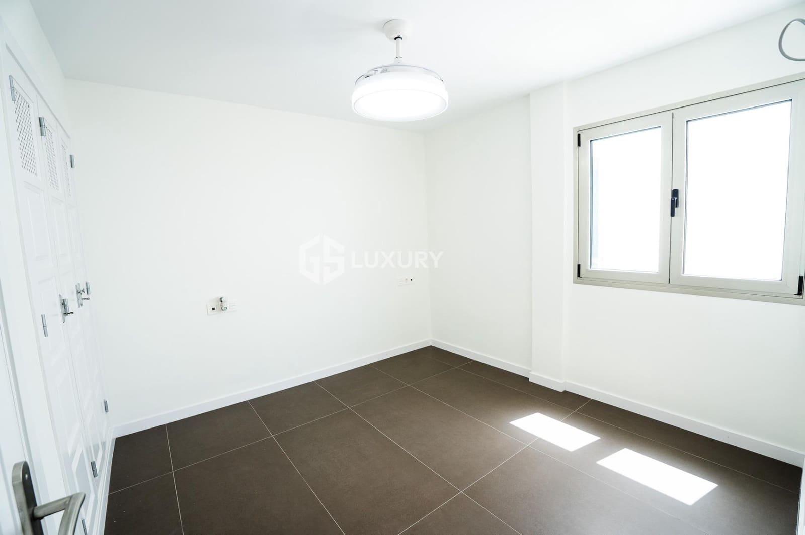 6 soveværelse Villa til salg i Puerto Santiago med swimmingpool garage - € 5.000.000 (Ref: 9171743)