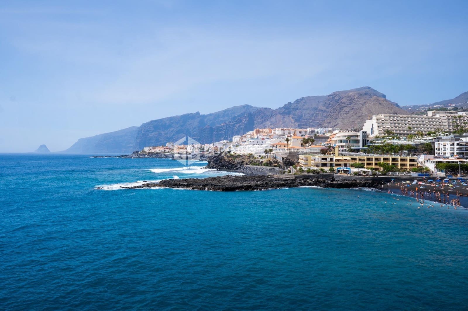 6 soveværelse Villa til salg i Puerto Santiago med swimmingpool garage - € 5.000.000 (Ref: 9171743)