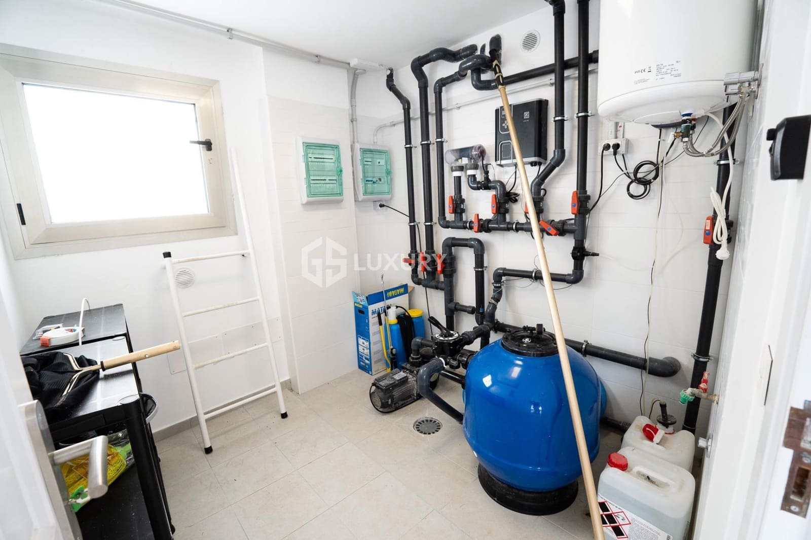 6 soveværelse Villa til salg i Puerto Santiago med swimmingpool garage - € 5.000.000 (Ref: 9171743)