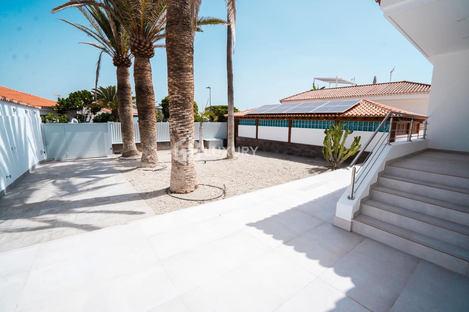 6 soveværelse Villa til salg i Puerto Santiago med swimmingpool garage - € 5.000.000 (Ref: 9171743)