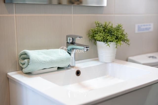 4 slaapkamer Villa te koop in San Miguel de Abona met zwembad garage - € 1.100.000 (Ref: 9174905)