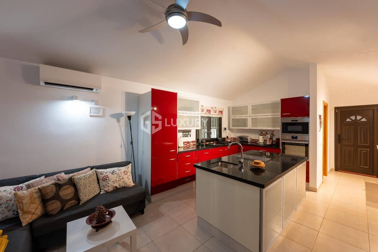 4 slaapkamer Villa te koop in San Miguel de Abona met zwembad garage - € 1.100.000 (Ref: 9174905)