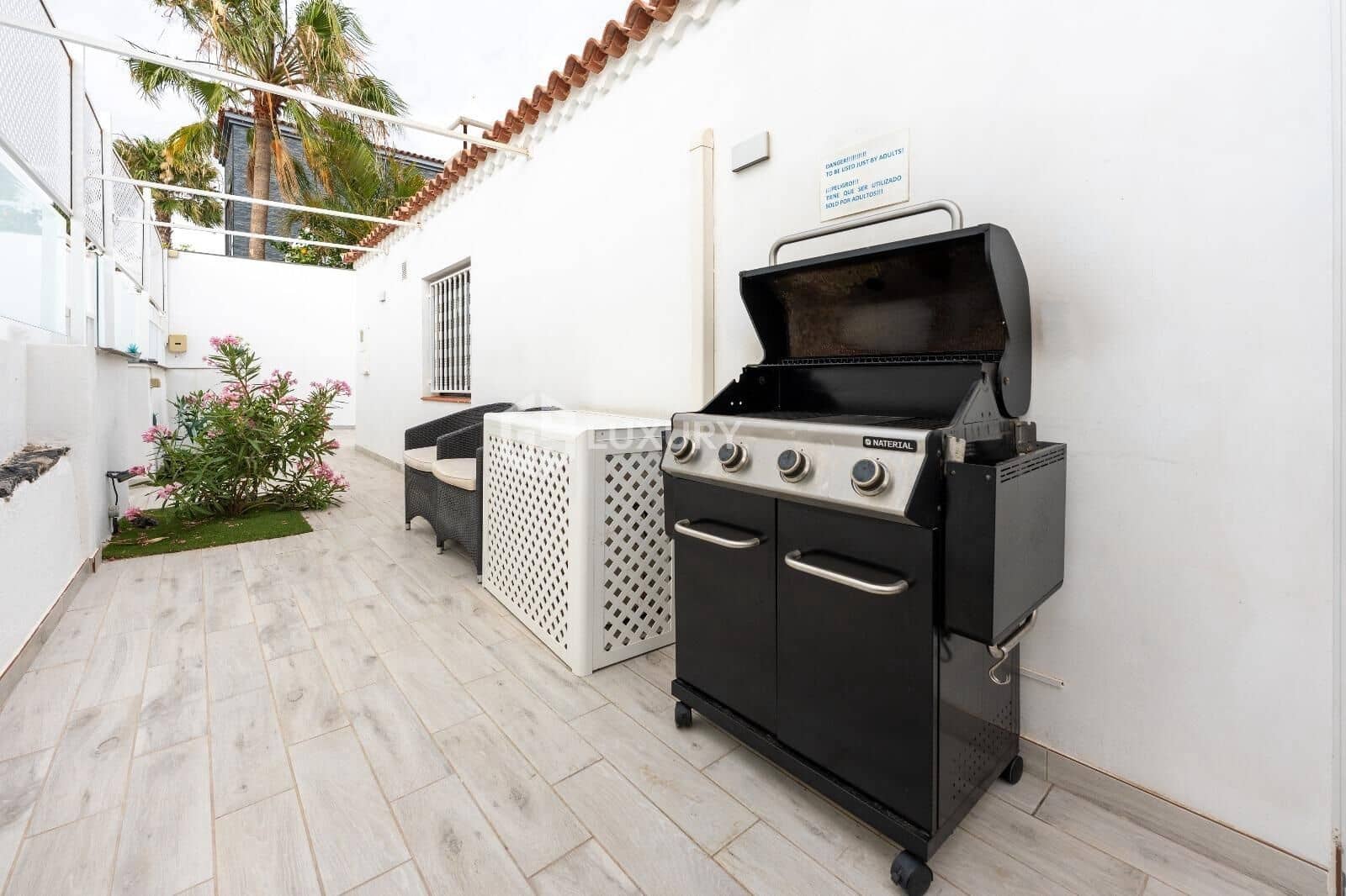 4 slaapkamer Villa te koop in San Miguel de Abona met zwembad garage - € 1.100.000 (Ref: 9174905)