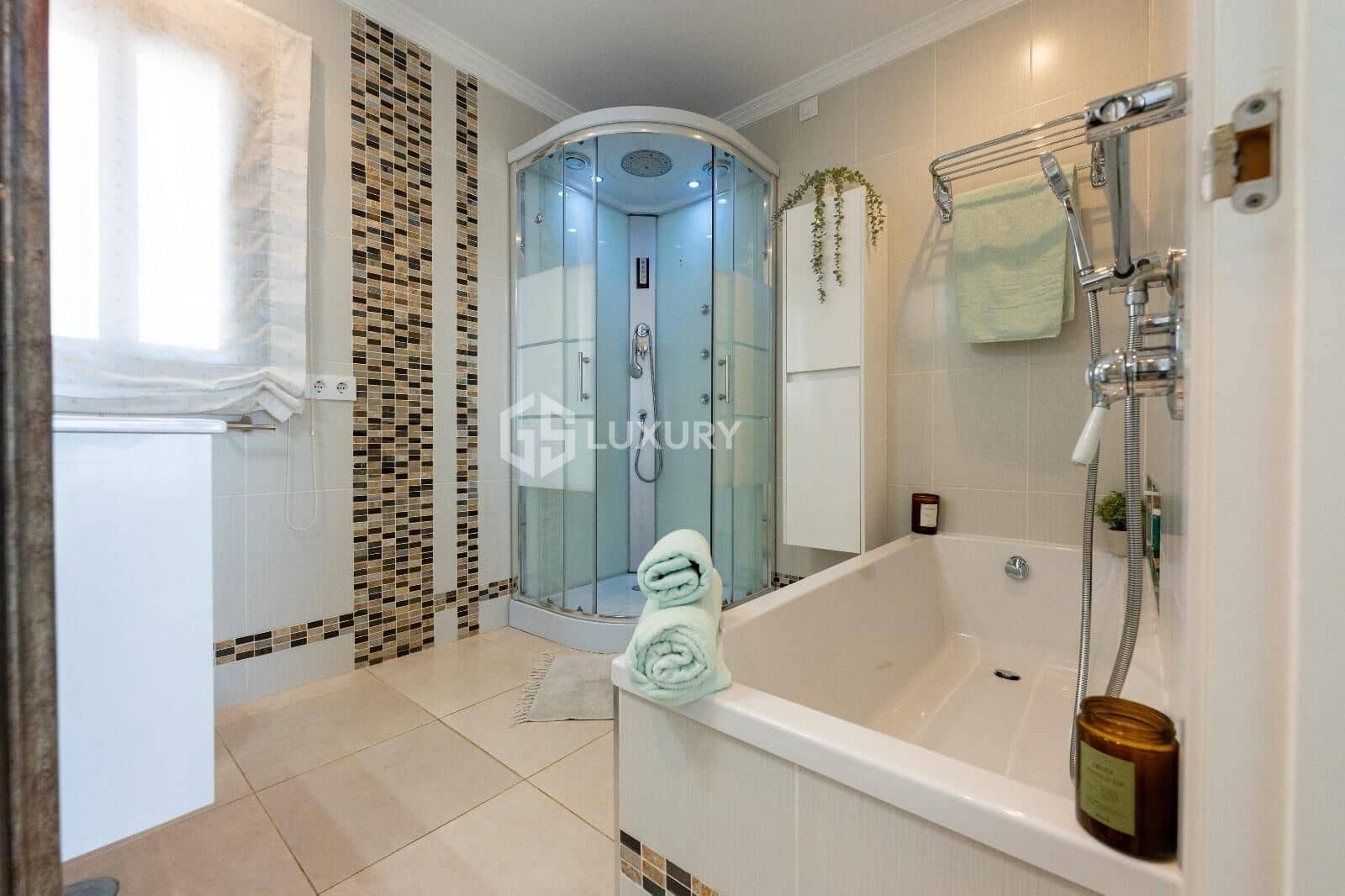 4 slaapkamer Villa te koop in San Miguel de Abona met zwembad garage - € 1.100.000 (Ref: 9174905)