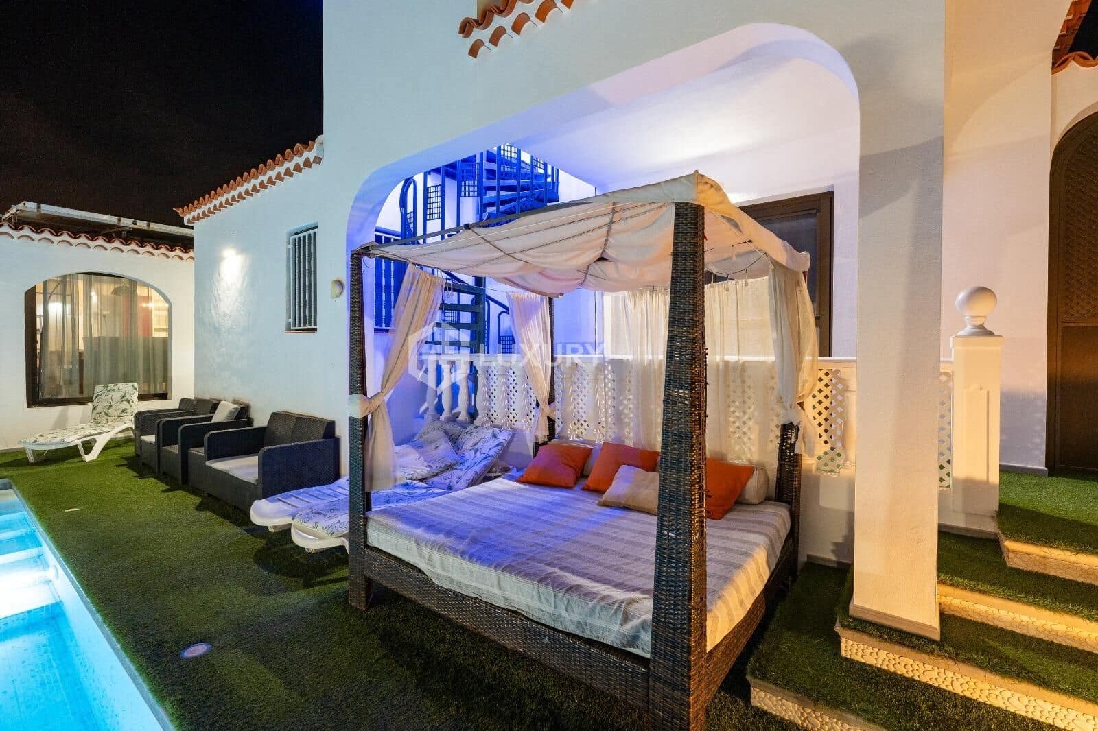 4 slaapkamer Villa te koop in San Miguel de Abona met zwembad garage - € 1.100.000 (Ref: 9174905)