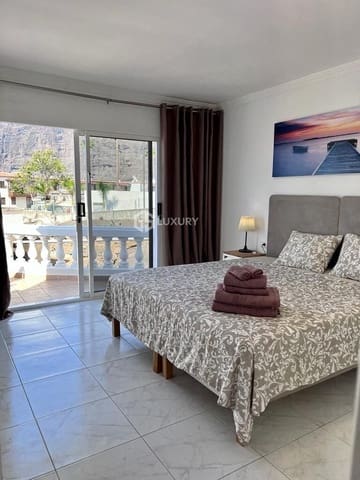 3 slaapkamer Villa te koop in Los Gigantes, Santiago del Teide met zwembad garage - € 800.000 (Ref: 9174907)