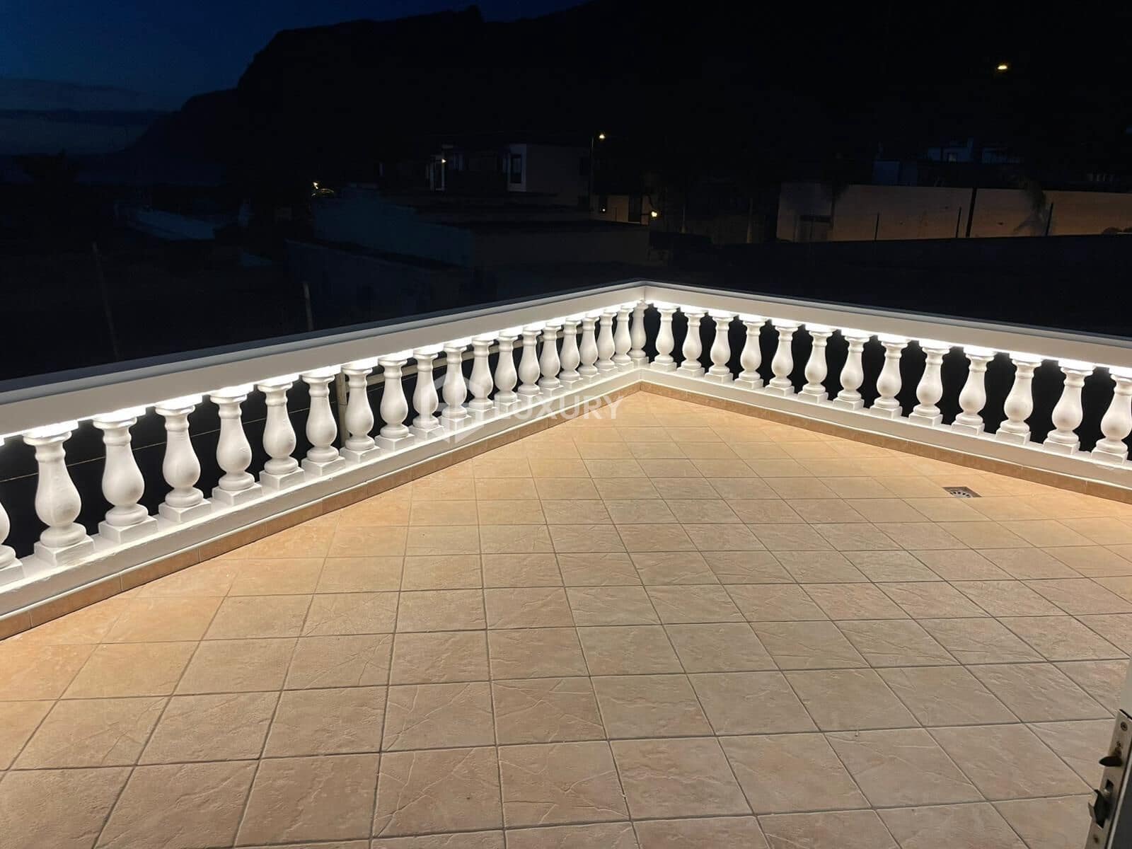 3 camera da letto Villa in vendita in Los Gigantes con piscina garage - 800.000 € (Rif: 9174907)