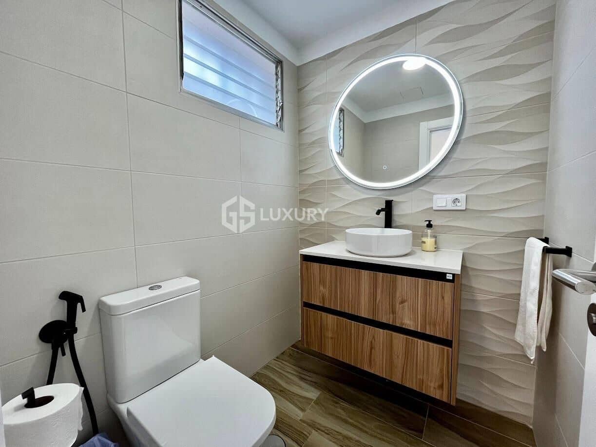 3 soverom Rekkehus til salgs i Arona med svømmebasseng garasje - € 720 000 (Ref: 9177347)