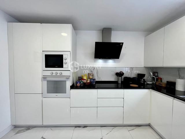 3 bedroom Terraced Villa for sale in Arona with pool garage - € 720,000 (Ref: 9177347)