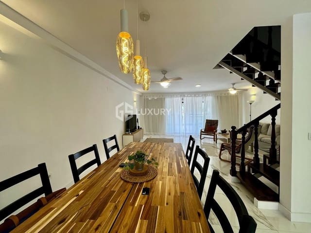 3 bedroom Terraced Villa for sale in Arona with pool garage - € 720,000 (Ref: 9177347)