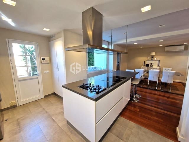 4 makuuhuone Huvila myytävänä paikassa El Madroñal, Adeje mukana uima-altaan 
autotalli - 1 499 000 € (Ref: 9188658)