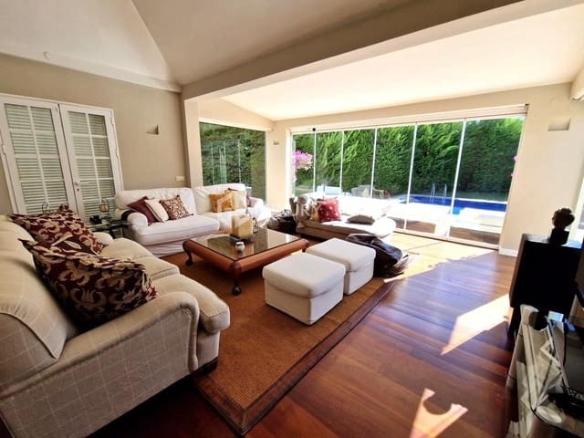 4 makuuhuone Huvila myytävänä paikassa El Madroñal, Adeje mukana uima-altaan 
autotalli - 1 499 000 € (Ref: 9188658)