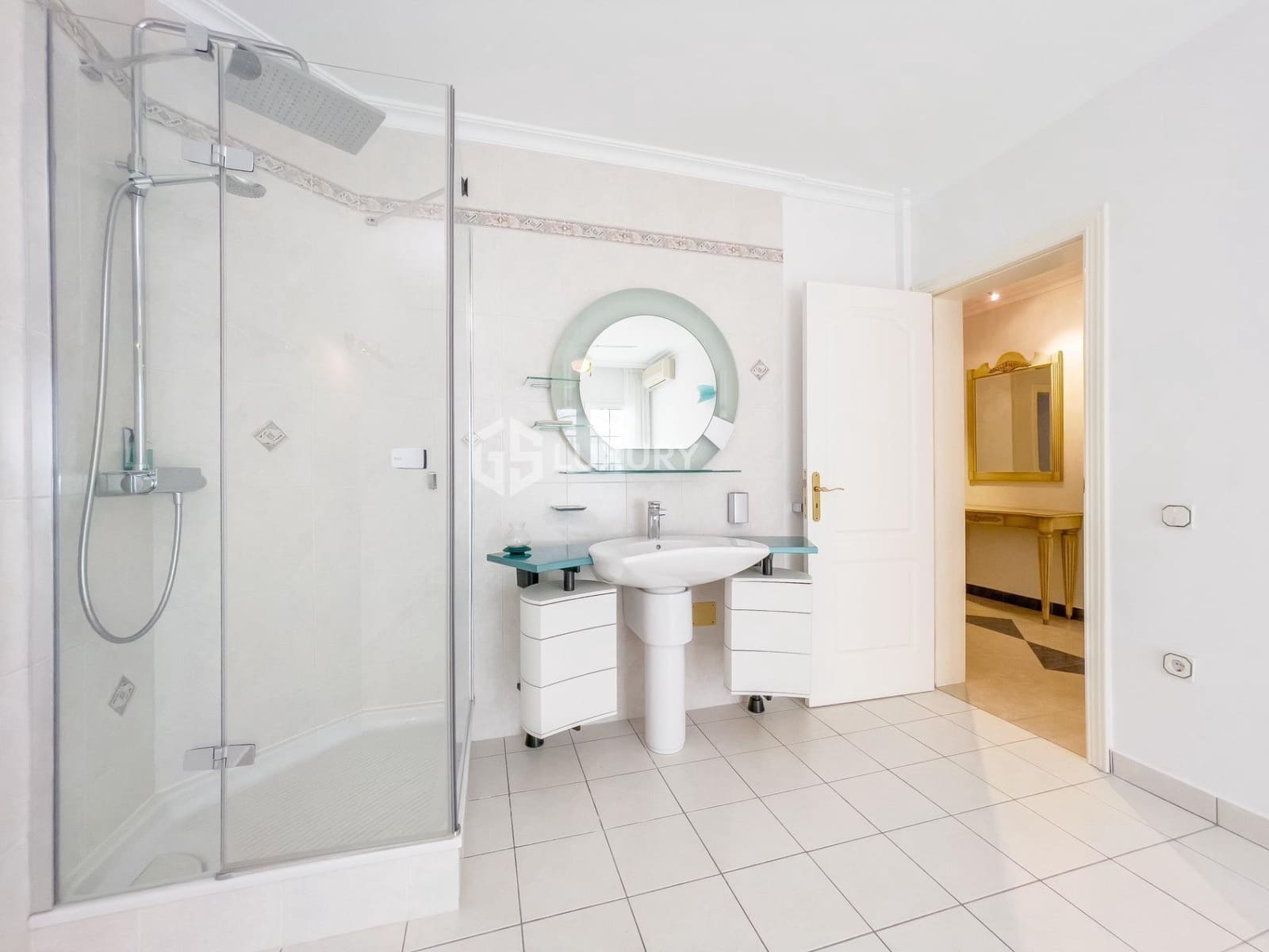 3 soveværelse Villa til salg i Playa del Duque med swimmingpool garage - € 2.950.000 (Ref: 9188659)