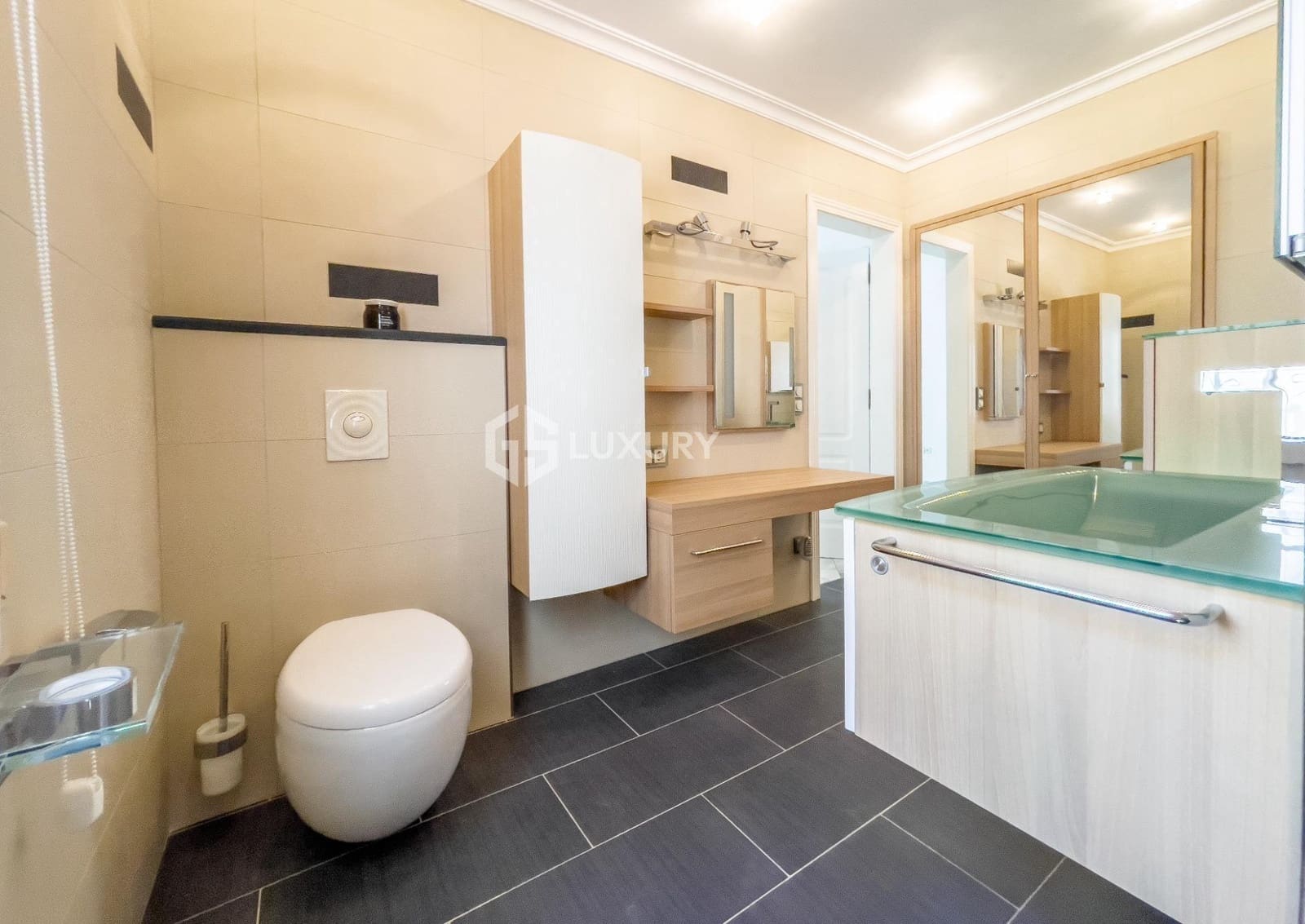 3 soveværelse Villa til salg i Playa del Duque med swimmingpool garage - € 2.950.000 (Ref: 9188659)