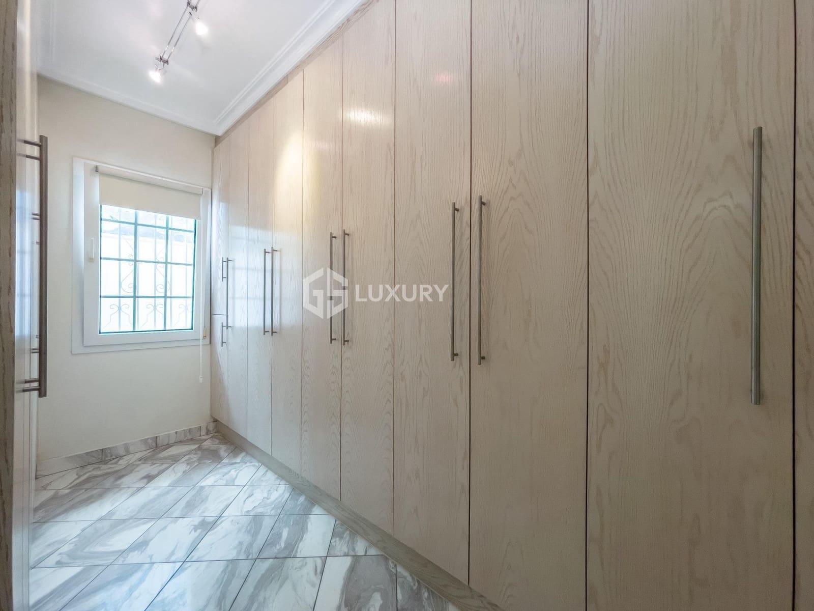 3 soveværelse Villa til salg i Playa del Duque med swimmingpool garage - € 2.950.000 (Ref: 9188659)