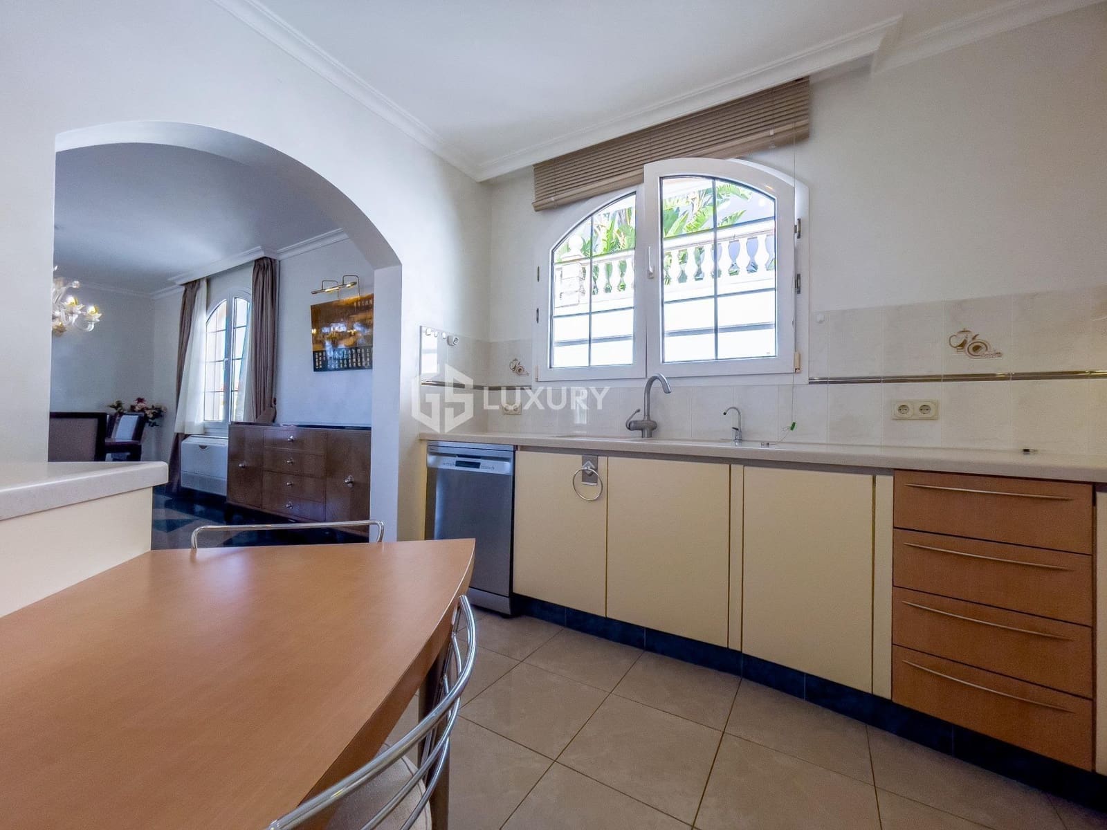 3 soveværelse Villa til salg i Playa del Duque med swimmingpool garage - € 2.950.000 (Ref: 9188659)