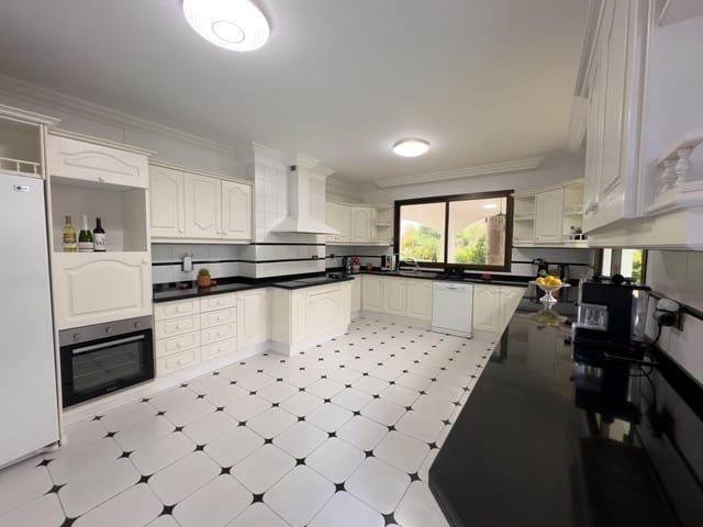 7 soverom Villa til salgs i La Orotava med svømmebasseng garasje - € 1 490 000 (Ref: 9188660)