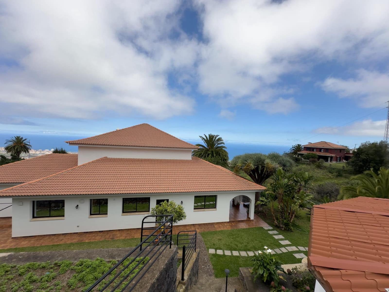 7 soverom Villa til salgs i La Orotava med svømmebasseng garasje - € 1 490 000 (Ref: 9188660)