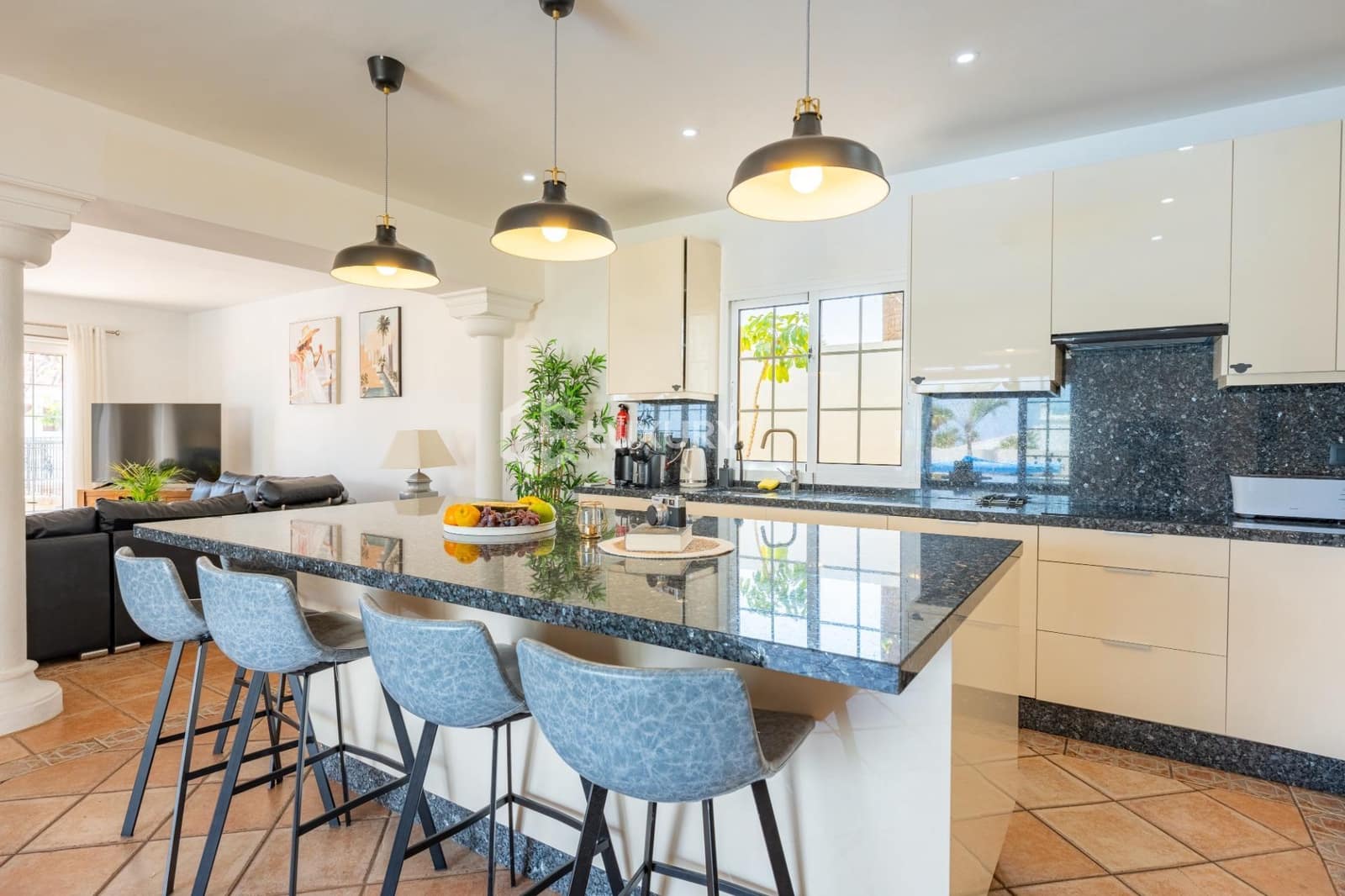 8 chambre Villa/Maison à vendre à San Miguel de Abona avec piscine garage - 1 800 000 € (Ref: 9193981)